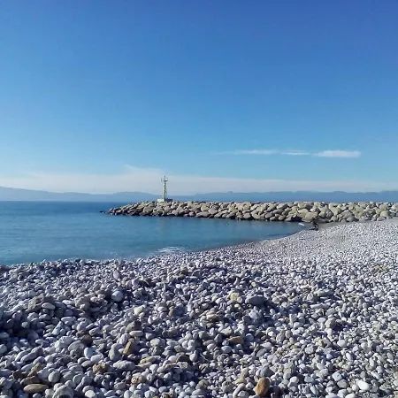 1-Bed Yurt In Megali Mantinia With Sea Views! Σπίτι διακοπών