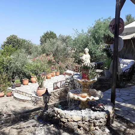 Σπίτι διακοπών 1-Bed Yurt In Megali Mantinia With Sea Views! Καλαμάτα