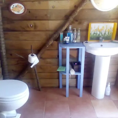 1-Bed Yurt In Megali Mantinia With Sea Views! Сasa de vacaciones Kalamata